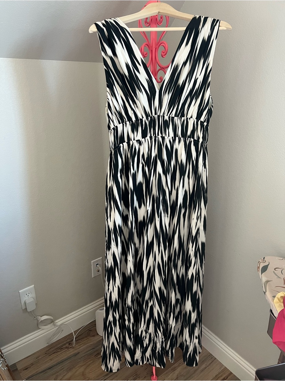 Banana Republic NWT Black & White Cascade Silk Maxi Dress